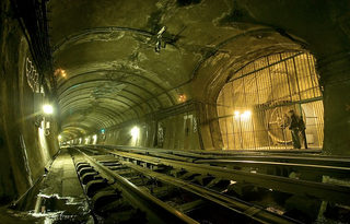 Illustration for article titled A subway spelunker's guide to Paris' abandoned Métro stations